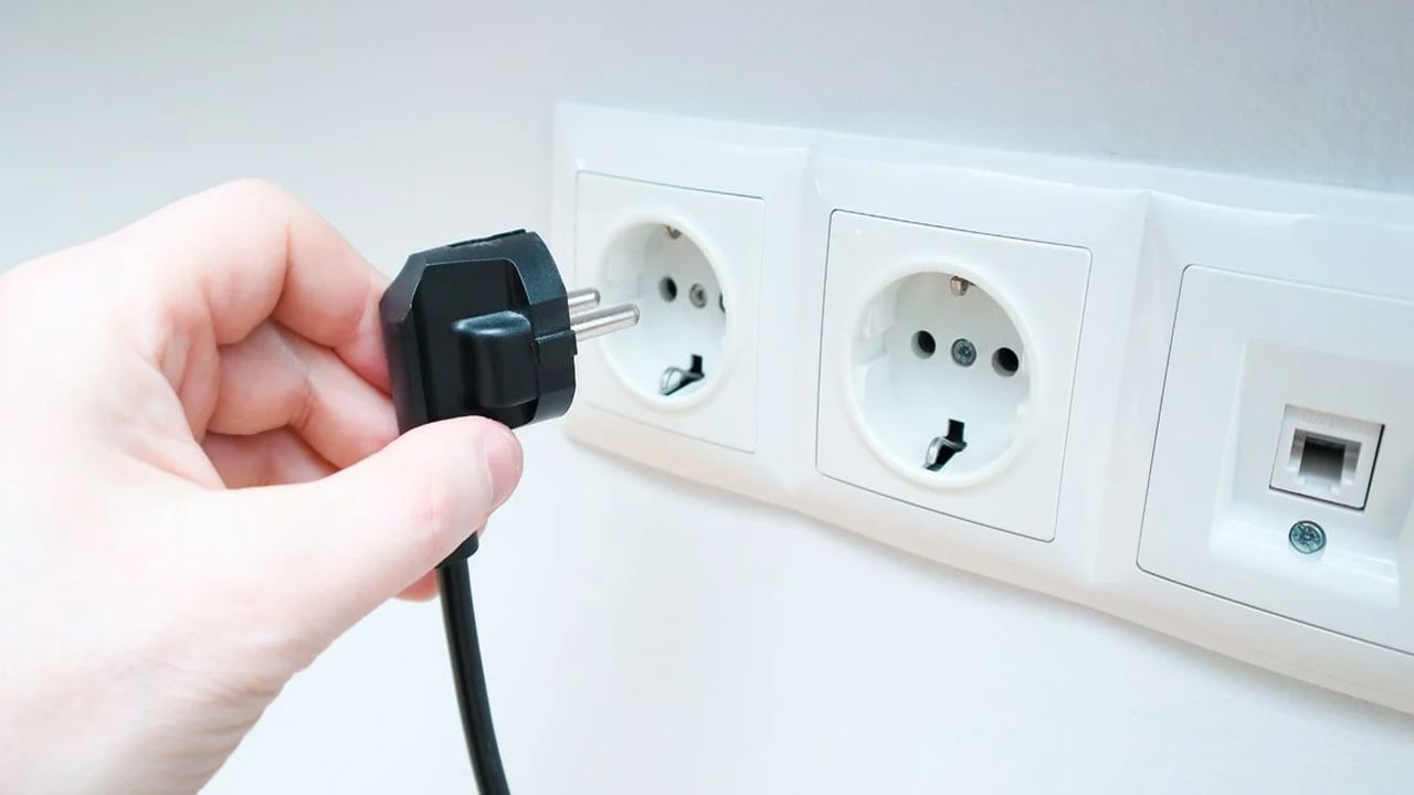 Fırtınalı Havada İlk Hangi Cihazın Fişi Çekilmeli?